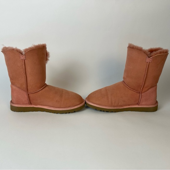 Women’s Pink Ugg Boots size 6 Bailey Button Classic Short Shearling Bootie - Picture 8 of 16